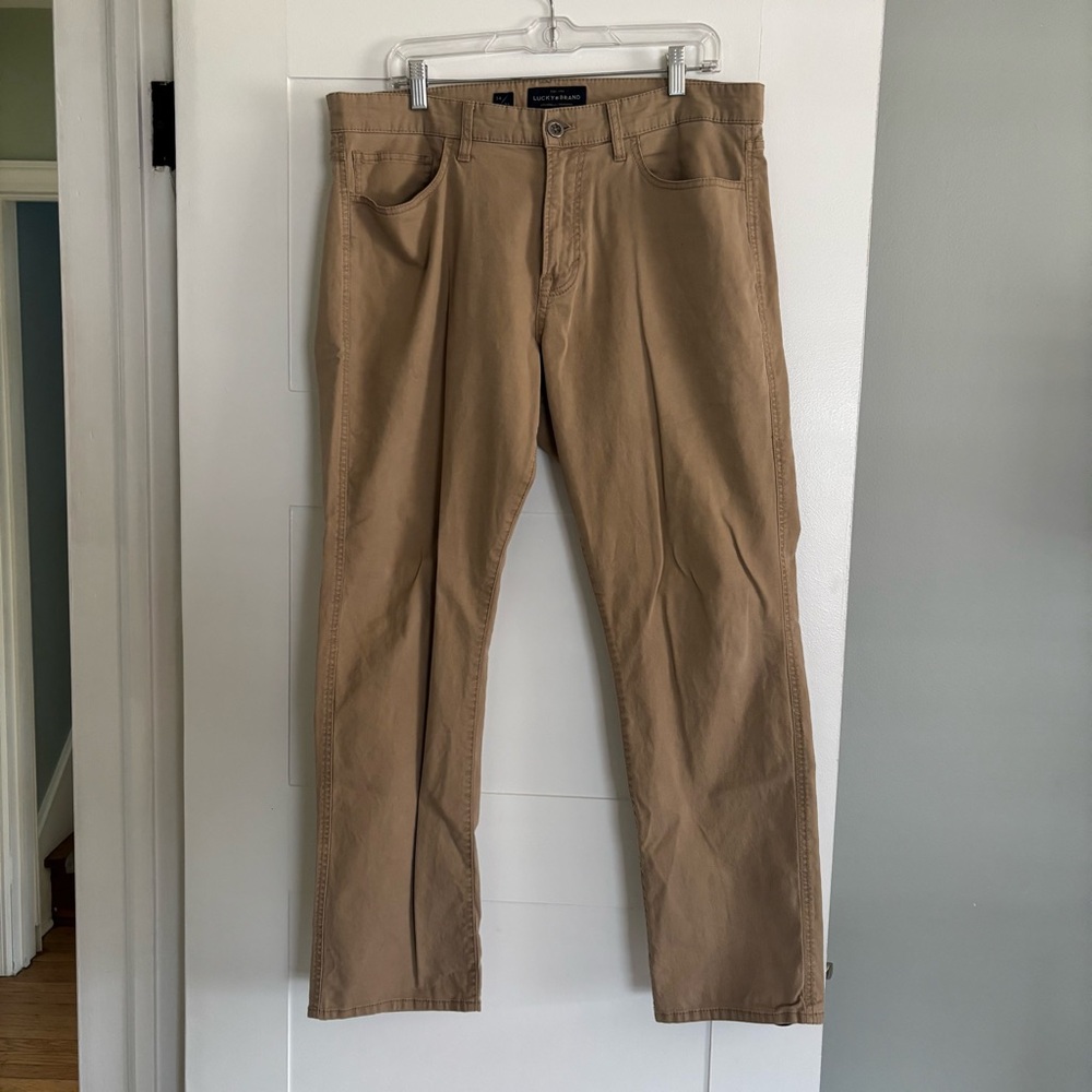 Men’s Lucky Brand Chinos Khakis straight leg size 34 inseam 30 stretch cotton